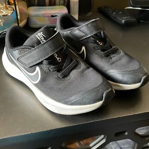 Nike starrunner just do it sneakers